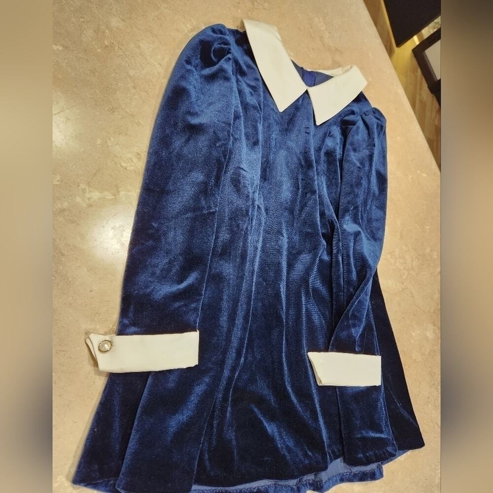 CAITLYN SCOTT, VINTAGE GIRLS DRESS. BLUE VELVET SIZE 12